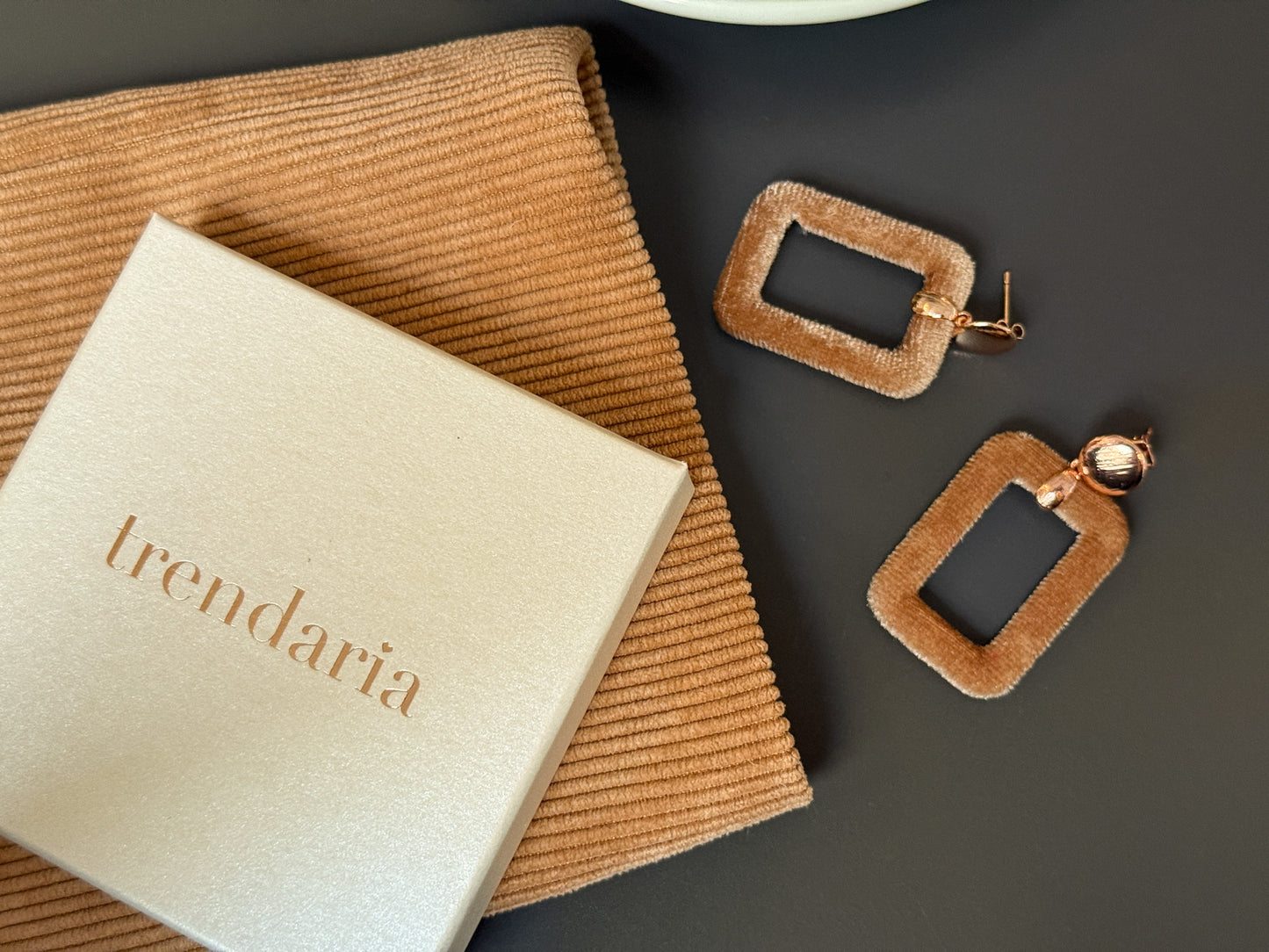 Trendaria Samt Ohrring Velvet Beige