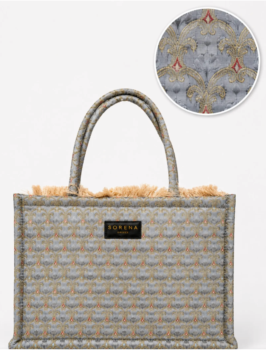 Tasche mit Musterausschnitt