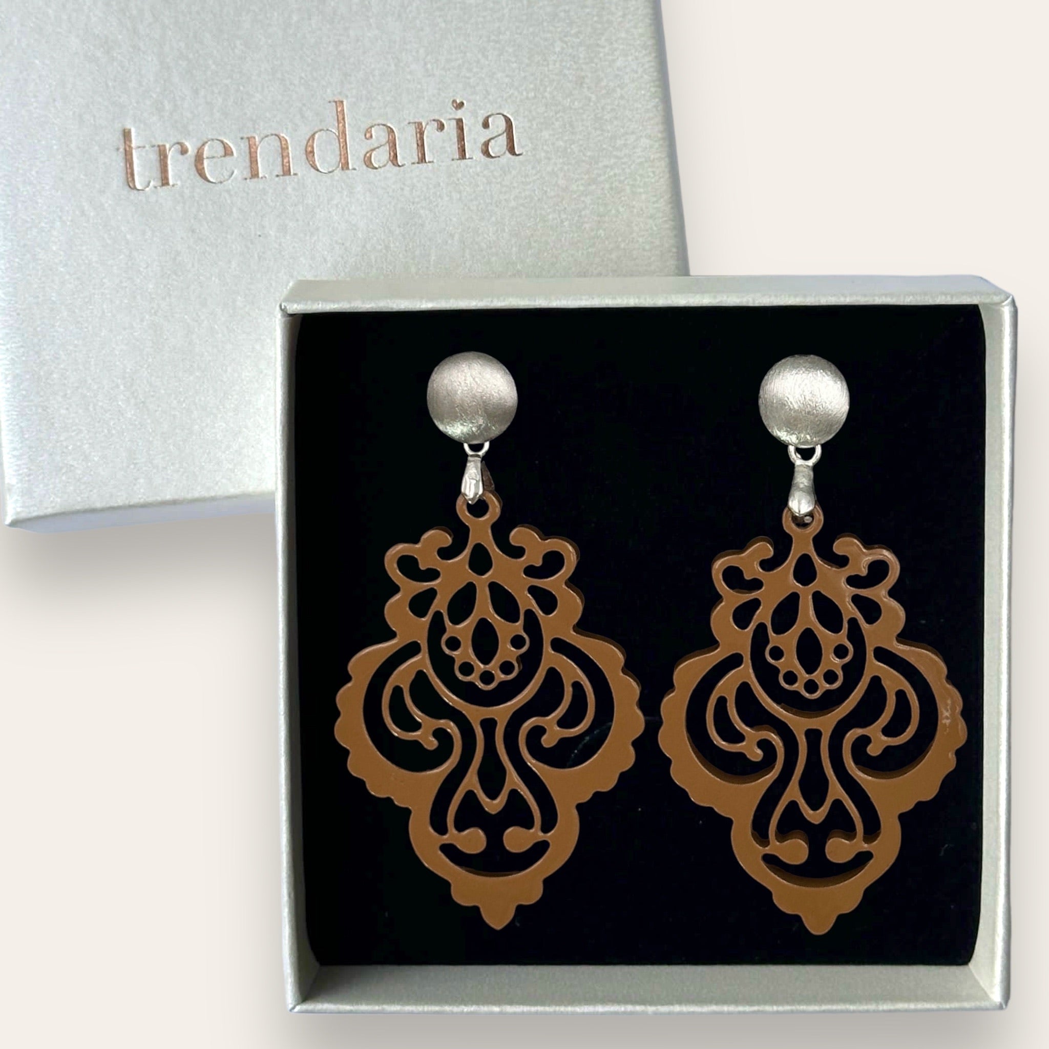 Diamond Brown - Trendaria